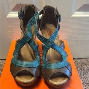Miz Mooz Stylish Teal and Brown Women's heels Petra style Size 8